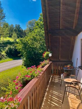 Foto - Neu renovierte 2 Zimmer DG Wohnung in ruhiger Lage