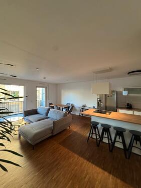 Foto - Moderne 2-Zimmer-Wohnung (63,93 m²) mit Balkon, EBK, Aufzug