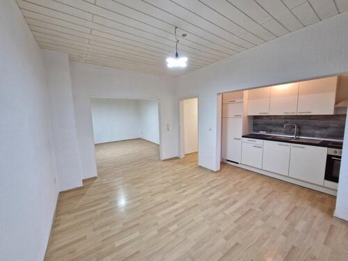 Foto - 2,5 Zimmer, 60 qm, 2.OG, in 2.02 renoviert m Einbauküche, GE-Süd