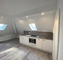 Singlewohnung# 1,5 Zimmer Apartment# EBK# Badewanne #Innenstadt #DG - Pforzheim