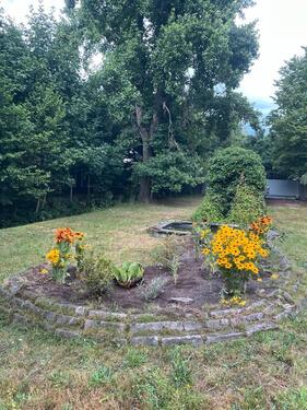 Foto - Großzügiges Haus mit wunderschönem Garten in ruhiger Lage