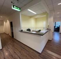 zentrumsnahe Büroetage, 225,55qm, Empfang + 5 Büros + 42qm Besprechungsraum, Fahrstuhl - Leipzig Nord