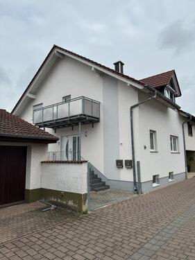 Foto - Gepflegte 3 ZKB Dachgeschosswohnung inkl. EB Küche