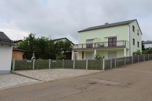 Foto - 15 Zimmer Mehrfamilienhaus, Wohnhaus zum Kaufen in Walting