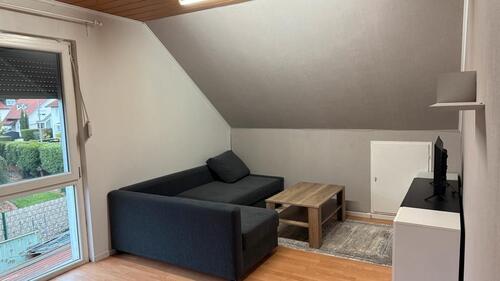 Foto - DG Wohnung Erstes OG Ab Sofort - 950,00 EUR Kaltmiete,