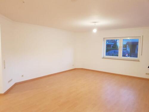 Foto - Helle 4,5-Zimmer EG-Wohnung mit Garten und Garage in Lampertheim