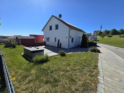 Foto - Modernes KW40 Haus mit PV-Anlage und Batterie