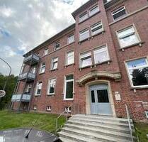 4 Zimmer-Wohnung mit Wannenbad, Duschbad, geräumiger Wohnküche und Balkon - Lübeck Sankt Lorenz Nord