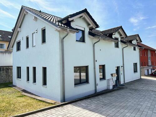 Foto - Großzügige 4-Zimmer-Wohnung in zentraler Lage in Büchlberg