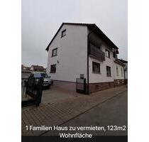 Haus mit Hof und Garten zu vermieten in Königsbach - Königsbach-Stein