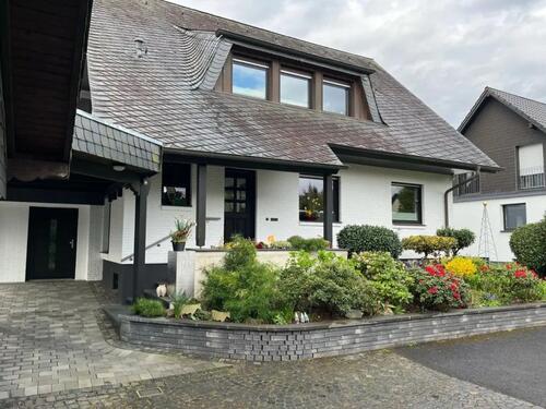 Foto - Einzigartiges Einfamilienhaus mit Schwimmbad in Overath-Eulenthal