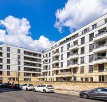 Bezaubernde Familienwohnung in TOP-City-Lage. Mit 2 Bädern, EBK, großem Balkon, Parkett, etc. - Dresden