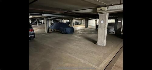 Foto - Tiefgaragenstellplatz Parkplatz Oldtimer Garage