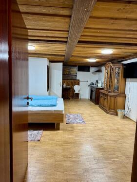 Foto - Zimmer im Untergeschoss zu vermieten (Kurz- und Langzeit)