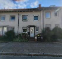 Gepflegtes Einfamilien-Reihenhaus mit viel Platz, Sauna & Kamin - Essen Stadtbezirk V