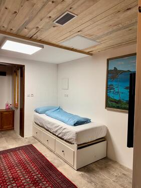 Foto - Zimmer im Untergeschoss zu vermieten (Kurz- und Langzeit)