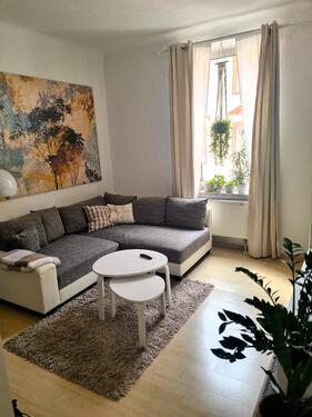 Foto - Renovierte, möblierte 2-Zimmer-Wohnung in charmantem Altbau