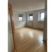 Zwei Zimmer Wohnung - 500,00&nbsp;EUR Kaltmiete, ca.&nbsp; 65,00&nbsp;m&sup2; in Schlüsselfeld (PLZ: 96132)