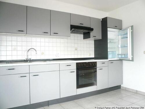 Foto - EINBAUKÜCHE + SUPER BLICK -- Moderne 2-R-DG-Wohnung mit Aufzug und Balkon !