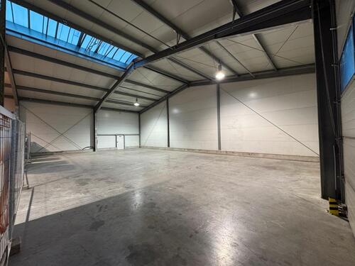Foto - Lagerhalle - 216qm angetrennte Lagerfläche -