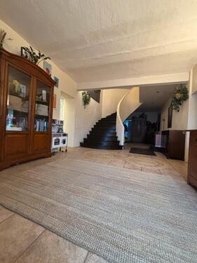 Foto - Wohnhaus auf 260 qm + großzügigem Garten und Baugrundstück