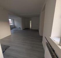 O300W23: Top sanierte 4-Raum-Wohnung mit Balkon! Stellplatz möglich - Eisleben (Lutherstadt)