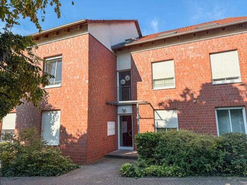 Foto - Gemütliche DG-Whg mit Balkon und eingebauter Küche