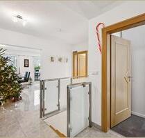 Großzügige 130qm Maisonette-Erdgeschosswohnung mit Garten, Terrasse, Balkon, Garage und Alarmanlage - Essen Stadtbezirk IV Großzügige 130qm Maisonette-Erdgeschosswohnung mit Garten, Terrasse, Balkon, Garage und Alarmanlage - Essen Stadtbezirk IV