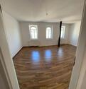 Foto - Moderne 3 Raum Whg. 93m² Wanne, 2xWC, Dachbodenabteil + Parkplatz