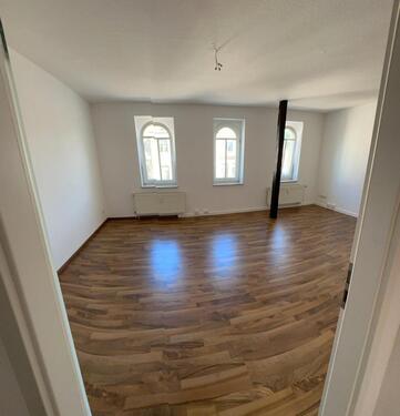 Foto - Moderne 3 Raum Whg. 93m² Wanne, 2xWC, Dachbodenabteil + Parkplatz
