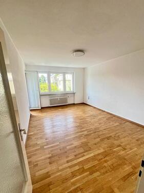 Foto - Sanierte Wohnung mit EBK+ Balkon und Garage ab Sofort