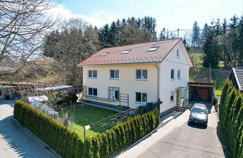 Foto - Attraktive 4-Zimmer-Wohnung mit Balkon, Carport & Stellplatz