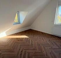 ERSTBEZUG KERNSANIERTE 2-ZIMMER-DACHGESCHOSSWOHNUNG - Wiesbaden Klarenthal