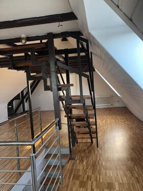 Foto - Völklingen, zentrale Lage, charmante DG-Single Wohnung mit Empore