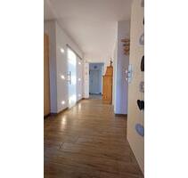 Gemütliche 3,5 Zimmer DG Wohnung Dachgeschosswohnung m. Balkon - Altusried