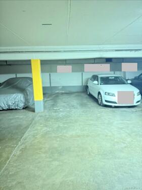 Foto - Tiefgaragenstellplatz direkt neben Ausgang – inkl. Fernbedienung