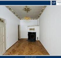 Altbaucharme pur: Große Erdgeschosswohnung mit Kamin, Loggia & Einbauküche - Görlitz
