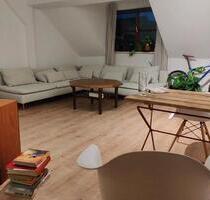 Wohnung zu vermieten, ca. 69m2, 2 Zi, großes Wohnzi, Küche, Bad - Chemnitz