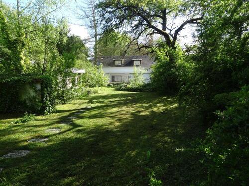 Foto - Haus am Park Frankfurt-Sossenheim 2300qm Grundst 14Z 450 qm Nutzf