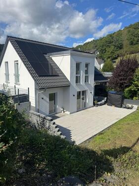 Foto - Gehobener Neubau in Siegen-Eiserfeld mit Blick ins Grüne
