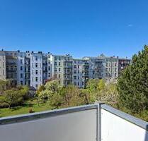 KTV | 3 Zimmer im DG | ca. 73 m² Wfl. | EBK | Stellplatz mgl. - Rostock Hansaviertel