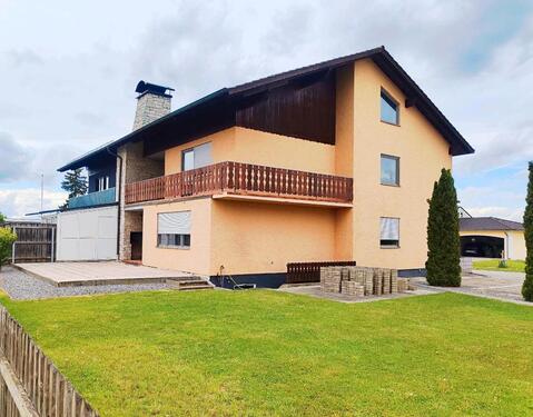 Foto - Großzügige Doppelhaushälfte mit Garten und Garagen zu verkaufen