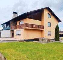 Großzügige Doppelhaushälfte mit Garten und Garagen zu verkaufen - Neustadt an der Donau