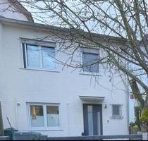 Haus zur Vermietung - 2.100,00&nbsp;EUR Kaltmiete, ca.&nbsp; 120,00&nbsp;m&sup2; in Kelkheim (Taunus) (PLZ: 65779)