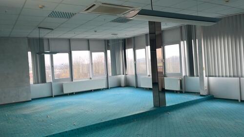 Foto - Komplette Büroetagen im Glasturm, Toiletteanlagen, Teeküchen