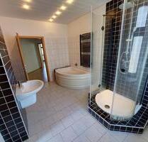Top-Sanierte-Maisonette-Wohnung mit Sauna im Zentrum von Limbach-Oberfrohna