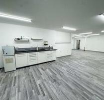 Helle, vielseitig nutzbare Gewerbefläche mit Bürocharakter und Parkmöglichkeiten - Remscheid Reinshagen