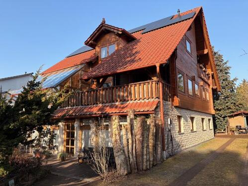 Foto - Großzügiges Zweifamilienhaus mit zusätzlicher Gewerbefläche +Pool