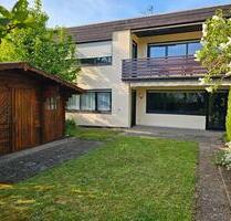 Reihenmittelhaus mit Garage, Stellplatz und Gartenhaus - Langgöns