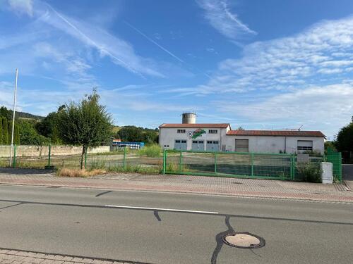 Foto - Wohnmobilstellplatz oder Lagergarage